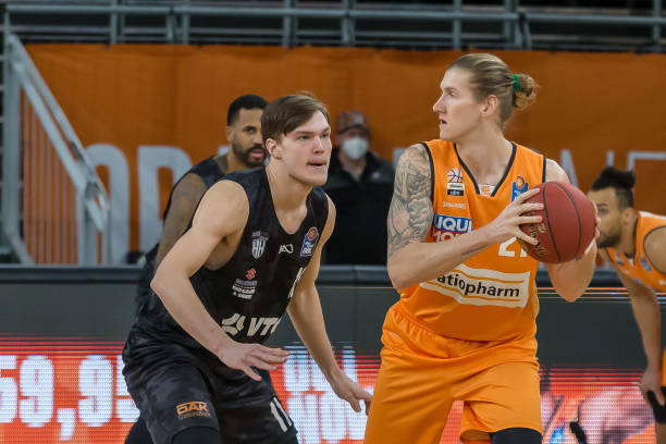 他在面对小 他在面对小