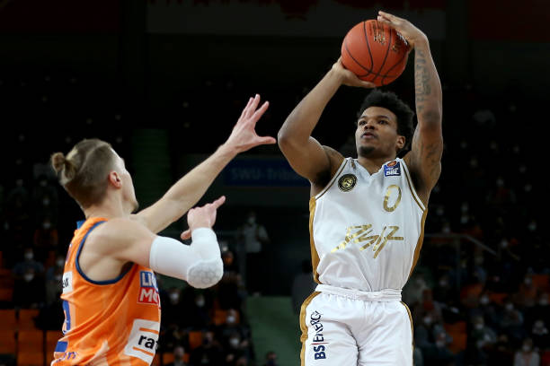 既能主攻也 既能主攻也